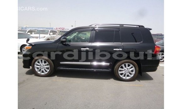 Acheter Import Voiture Toyota Land Cruiser Noir à Import - Dubai, Ali Sabieh Region Acheter Import Voiture Toyota Land Cruiser Noir à Import - Dubai, Ali Sabieh Region