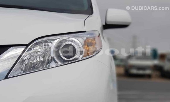 Buy Import Toyota Sienna White Car in Import - Dubai in Ali Sabieh Region Buy Import Toyota Sienna White Car in Import - Dubai in Ali Sabieh Region