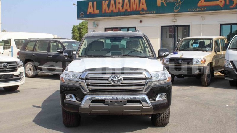 Big with watermark toyota land cruiser ali sabieh region import dubai 2458