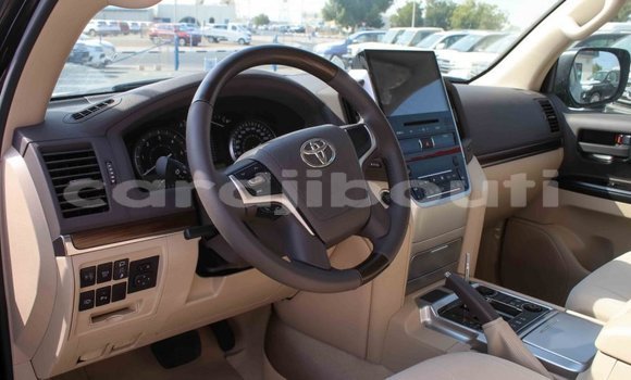 Acheter Import Voiture Toyota Land Cruiser Noir à Import - Dubai, Ali Sabieh Region Acheter Import Voiture Toyota Land Cruiser Noir à Import - Dubai, Ali Sabieh Region