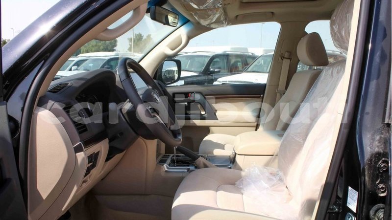 Big with watermark toyota land cruiser ali sabieh region import dubai 2458