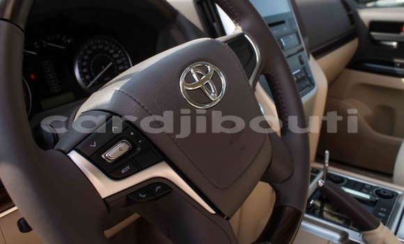 Acheter Import Voiture Toyota Land Cruiser Noir à Import - Dubai, Ali Sabieh Region Acheter Import Voiture Toyota Land Cruiser Noir à Import - Dubai, Ali Sabieh Region