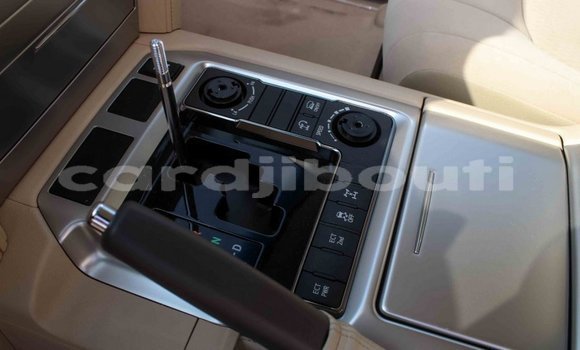 Acheter Import Voiture Toyota Land Cruiser Noir à Import - Dubai, Ali Sabieh Region Acheter Import Voiture Toyota Land Cruiser Noir à Import - Dubai, Ali Sabieh Region