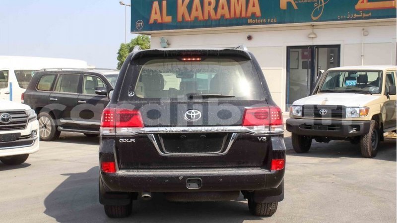 Big with watermark toyota land cruiser ali sabieh region import dubai 2458