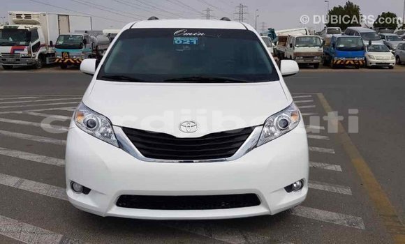Buy Import Toyota Sienna White Car in Import - Dubai in Ali Sabieh Region Buy Import Toyota Sienna White Car in Import - Dubai in Ali Sabieh Region