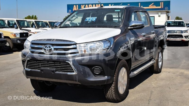 Big with watermark toyota hilux ali sabieh region import dubai 2466