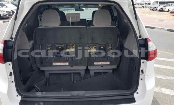 Buy Import Toyota Sienna White Car in Import - Dubai in Ali Sabieh Region Buy Import Toyota Sienna White Car in Import - Dubai in Ali Sabieh Region