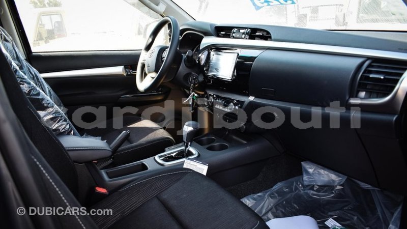 Big with watermark toyota hilux ali sabieh region import dubai 2466