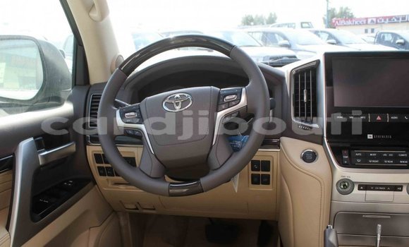 Acheter Import Voiture Toyota Hilux Autre à Import - Dubai, Ali Sabieh Region Acheter Import Voiture Toyota Hilux Autre à Import - Dubai, Ali Sabieh Region