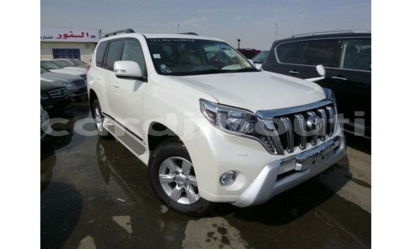 Acheter Import Voiture Toyota Prado Blanc à Import - Dubai, Ali Sabieh Region Acheter Import Voiture Toyota Prado Blanc à Import - Dubai, Ali Sabieh Region
