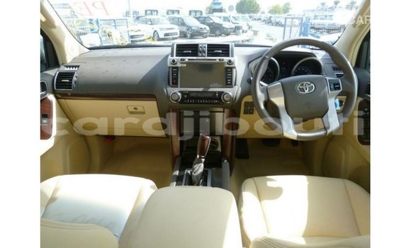 Acheter Import Voiture Toyota Prado Blanc à Import - Dubai, Ali Sabieh Region Acheter Import Voiture Toyota Prado Blanc à Import - Dubai, Ali Sabieh Region