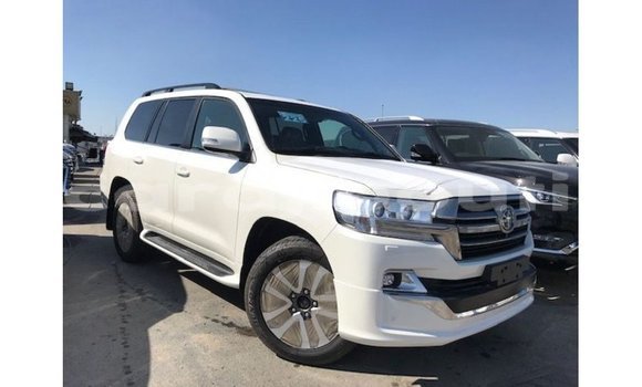 Acheter Import Voiture Toyota Land Cruiser Blanc à Import - Dubai, Ali Sabieh Region Acheter Import Voiture Toyota Land Cruiser Blanc à Import - Dubai, Ali Sabieh Region