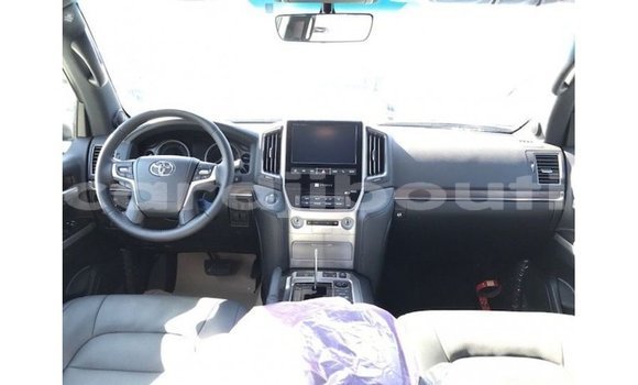 Acheter Import Voiture Toyota Land Cruiser Blanc à Import - Dubai, Ali Sabieh Region Acheter Import Voiture Toyota Land Cruiser Blanc à Import - Dubai, Ali Sabieh Region