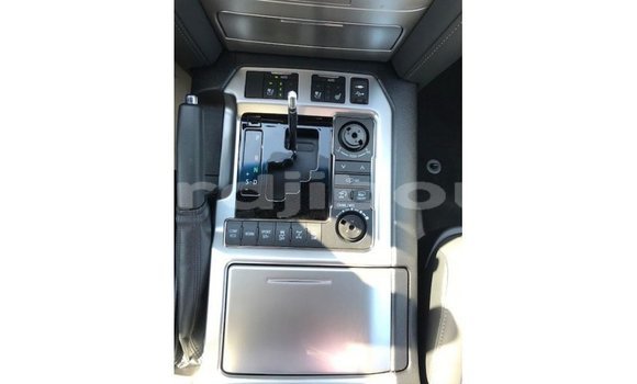 Acheter Import Voiture Toyota Land Cruiser Blanc à Import - Dubai, Ali Sabieh Region Acheter Import Voiture Toyota Land Cruiser Blanc à Import - Dubai, Ali Sabieh Region