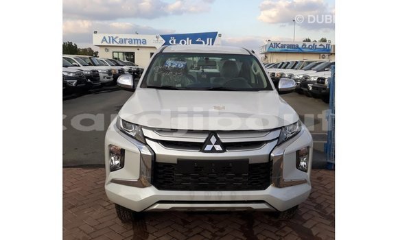 Acheter Import Voiture Mitsubishi L200 Blanc à Import - Dubai, Ali Sabieh Region Acheter Import Voiture Mitsubishi L200 Blanc à Import - Dubai, Ali Sabieh Region