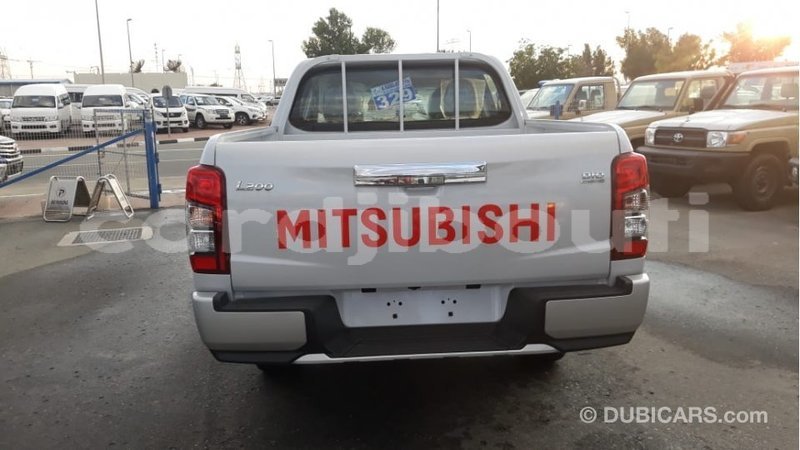 Big with watermark mitsubishi l200 ali sabieh region import dubai 2476