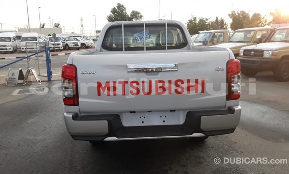 Acheter Import Voiture Mitsubishi L200 Blanc à Import - Dubai, Ali Sabieh Region Acheter Import Voiture Mitsubishi L200 Blanc à Import - Dubai, Ali Sabieh Region