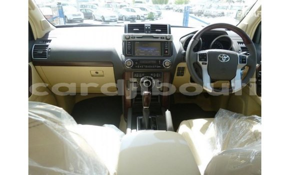 Acheter Import Voiture Toyota Prado Blanc à Import - Dubai, Ali Sabieh Region Acheter Import Voiture Toyota Prado Blanc à Import - Dubai, Ali Sabieh Region