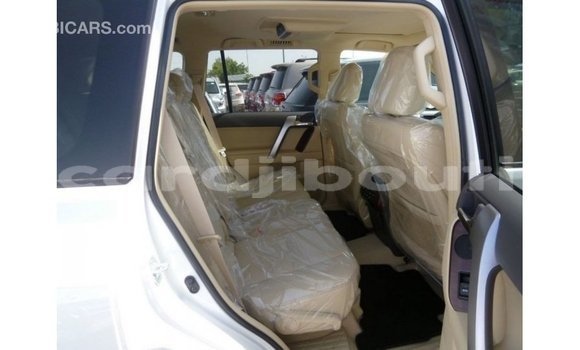 Acheter Import Voiture Toyota Prado Blanc à Import - Dubai, Ali Sabieh Region Acheter Import Voiture Toyota Prado Blanc à Import - Dubai, Ali Sabieh Region