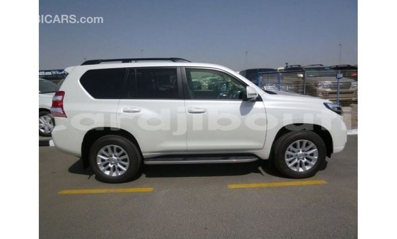 Acheter Import Voiture Toyota Prado Blanc à Import - Dubai, Ali Sabieh Region Acheter Import Voiture Toyota Prado Blanc à Import - Dubai, Ali Sabieh Region