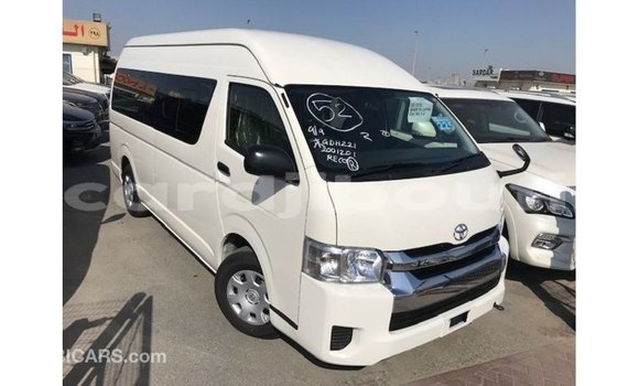 Acheter Import Voiture Toyota Hiace Blanc à Import - Dubai, Ali Sabieh Region Acheter Import Voiture Toyota Hiace Blanc à Import - Dubai, Ali Sabieh Region