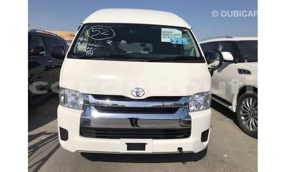 Acheter Import Voiture Toyota Hiace Blanc à Import - Dubai, Ali Sabieh Region Acheter Import Voiture Toyota Hiace Blanc à Import - Dubai, Ali Sabieh Region
