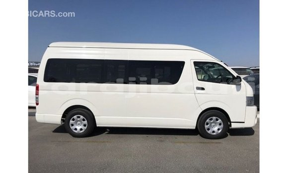 Acheter Import Voiture Toyota Hiace Blanc à Import - Dubai, Ali Sabieh Region Acheter Import Voiture Toyota Hiace Blanc à Import - Dubai, Ali Sabieh Region