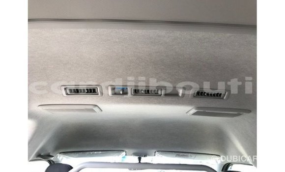 Acheter Import Voiture Toyota Hiace Blanc à Import - Dubai, Ali Sabieh Region Acheter Import Voiture Toyota Hiace Blanc à Import - Dubai, Ali Sabieh Region