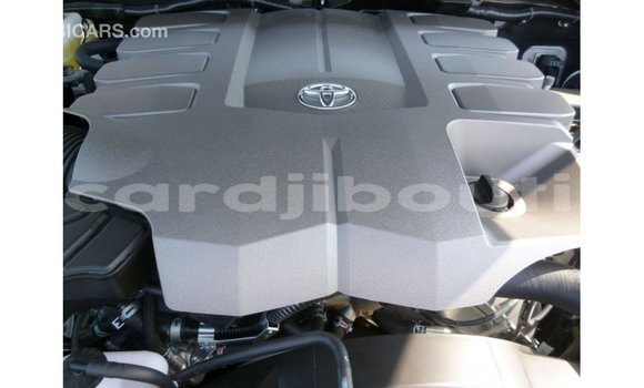 Acheter Import Voiture Toyota Land Cruiser Blanc à Import - Dubai, Ali Sabieh Region Acheter Import Voiture Toyota Land Cruiser Blanc à Import - Dubai, Ali Sabieh Region