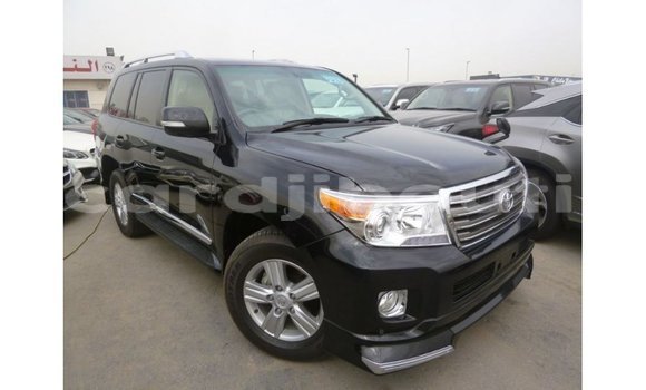 Acheter Import Voiture Toyota Land Cruiser Noir à Import - Dubai, Ali Sabieh Region Acheter Import Voiture Toyota Land Cruiser Noir à Import - Dubai, Ali Sabieh Region