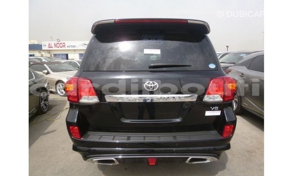 Acheter Import Voiture Toyota Land Cruiser Noir à Import - Dubai, Ali Sabieh Region Acheter Import Voiture Toyota Land Cruiser Noir à Import - Dubai, Ali Sabieh Region