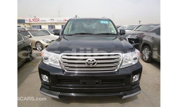 Acheter Import Voiture Toyota Land Cruiser Noir à Import - Dubai, Ali Sabieh Region Acheter Import Voiture Toyota Land Cruiser Noir à Import - Dubai, Ali Sabieh Region