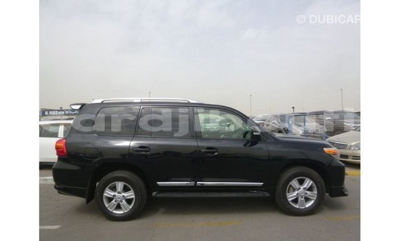 Acheter Import Voiture Toyota Land Cruiser Noir à Import - Dubai, Ali Sabieh Region Acheter Import Voiture Toyota Land Cruiser Noir à Import - Dubai, Ali Sabieh Region