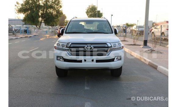 Buy Import Toyota Land Cruiser White Car in Import - Dubai in Ali Sabieh Region Buy Import Toyota Land Cruiser White Car in Import - Dubai in Ali Sabieh Region