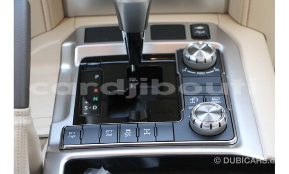 Buy Import Toyota Land Cruiser White Car in Import - Dubai in Ali Sabieh Region Buy Import Toyota Land Cruiser White Car in Import - Dubai in Ali Sabieh Region