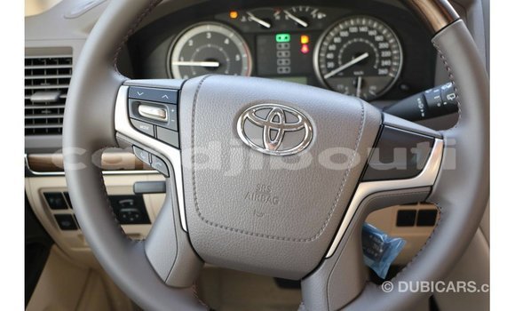 Buy Import Toyota Land Cruiser White Car in Import - Dubai in Ali Sabieh Region Buy Import Toyota Land Cruiser White Car in Import - Dubai in Ali Sabieh Region