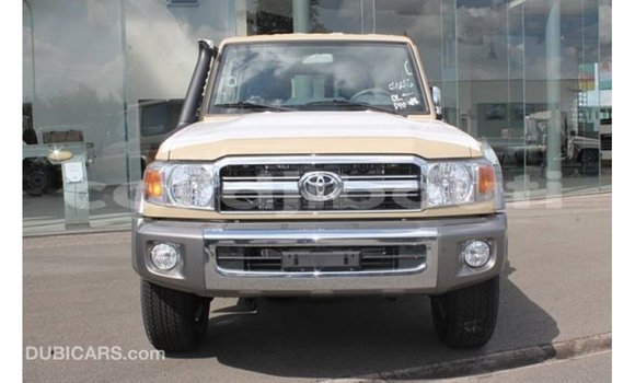 Acheter Import Voiture Toyota Land Cruiser Beige à Import - Dubai, Ali Sabieh Region Acheter Import Voiture Toyota Land Cruiser Beige à Import - Dubai, Ali Sabieh Region