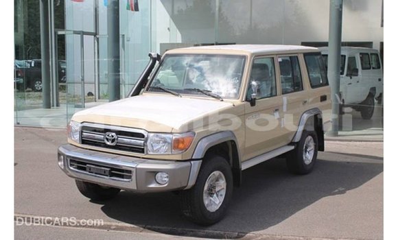 Acheter Import Voiture Toyota Land Cruiser Beige à Import - Dubai, Ali Sabieh Region Acheter Import Voiture Toyota Land Cruiser Beige à Import - Dubai, Ali Sabieh Region
