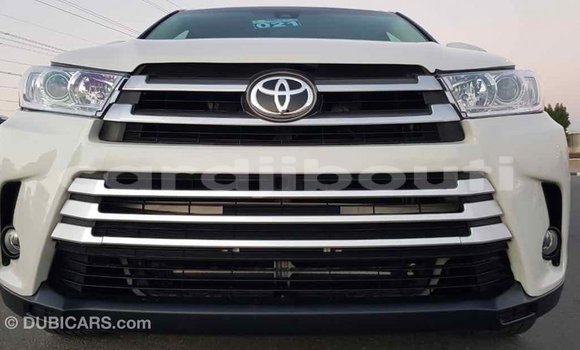 Buy Import Toyota Highlander White Car in Import - Dubai in Ali Sabieh Region Buy Import Toyota Highlander White Car in Import - Dubai in Ali Sabieh Region