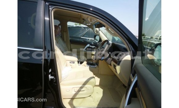 Acheter Import Voiture Toyota Land Cruiser Noir à Import - Dubai, Ali Sabieh Region Acheter Import Voiture Toyota Land Cruiser Noir à Import - Dubai, Ali Sabieh Region
