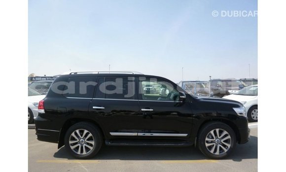 Acheter Import Voiture Toyota Land Cruiser Noir à Import - Dubai, Ali Sabieh Region Acheter Import Voiture Toyota Land Cruiser Noir à Import - Dubai, Ali Sabieh Region