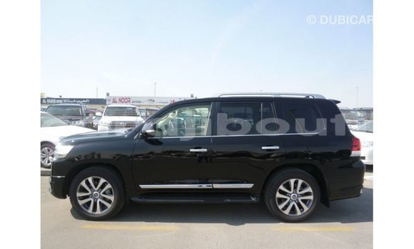 Acheter Import Voiture Toyota Land Cruiser Noir à Import - Dubai, Ali Sabieh Region Acheter Import Voiture Toyota Land Cruiser Noir à Import - Dubai, Ali Sabieh Region