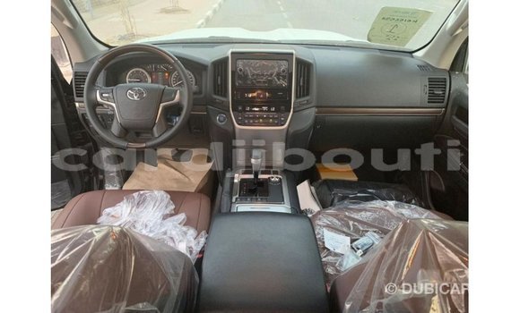 Acheter Import Voiture Toyota Land Cruiser Noir à Import - Dubai, Ali Sabieh Region Acheter Import Voiture Toyota Land Cruiser Noir à Import - Dubai, Ali Sabieh Region