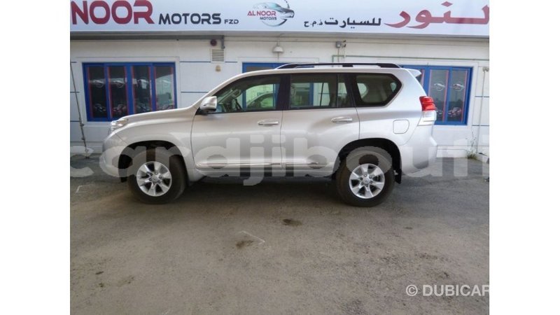 Big with watermark toyota prado ali sabieh region import dubai 2498