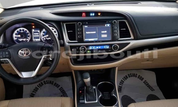 Buy Import Toyota Highlander White Car in Import - Dubai in Ali Sabieh Region Buy Import Toyota Highlander White Car in Import - Dubai in Ali Sabieh Region