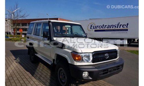 Buy Import Toyota Land Cruiser White Car in Import - Dubai in Ali Sabieh Region Buy Import Toyota Land Cruiser White Car in Import - Dubai in Ali Sabieh Region