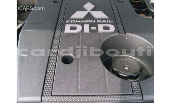 Acheter Import Voiture Mitsubishi Pajero Noir à Import - Dubai, Ali Sabieh Region Acheter Import Voiture Mitsubishi Pajero Noir à Import - Dubai, Ali Sabieh Region