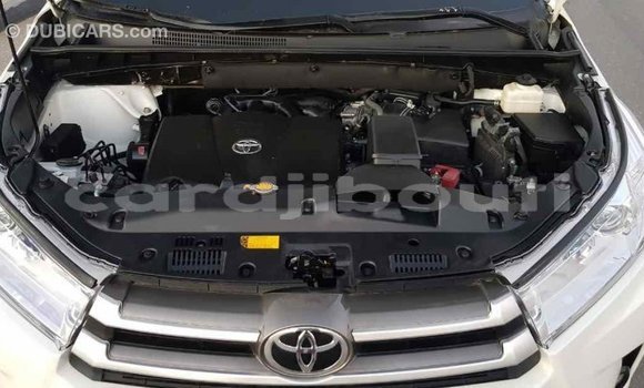 Buy Import Toyota Highlander White Car in Import - Dubai in Ali Sabieh Region Buy Import Toyota Highlander White Car in Import - Dubai in Ali Sabieh Region