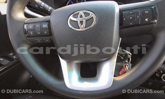 Acheter Import Voiture Toyota Hilux Noir à Import - Dubai, Ali Sabieh Region Acheter Import Voiture Toyota Hilux Noir à Import - Dubai, Ali Sabieh Region