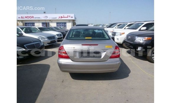 Acheter Import Voiture Mercedes-Benz 200 Autre à Import - Dubai, Ali Sabieh Region Acheter Import Voiture Mercedes-Benz 200 Autre à Import - Dubai, Ali Sabieh Region